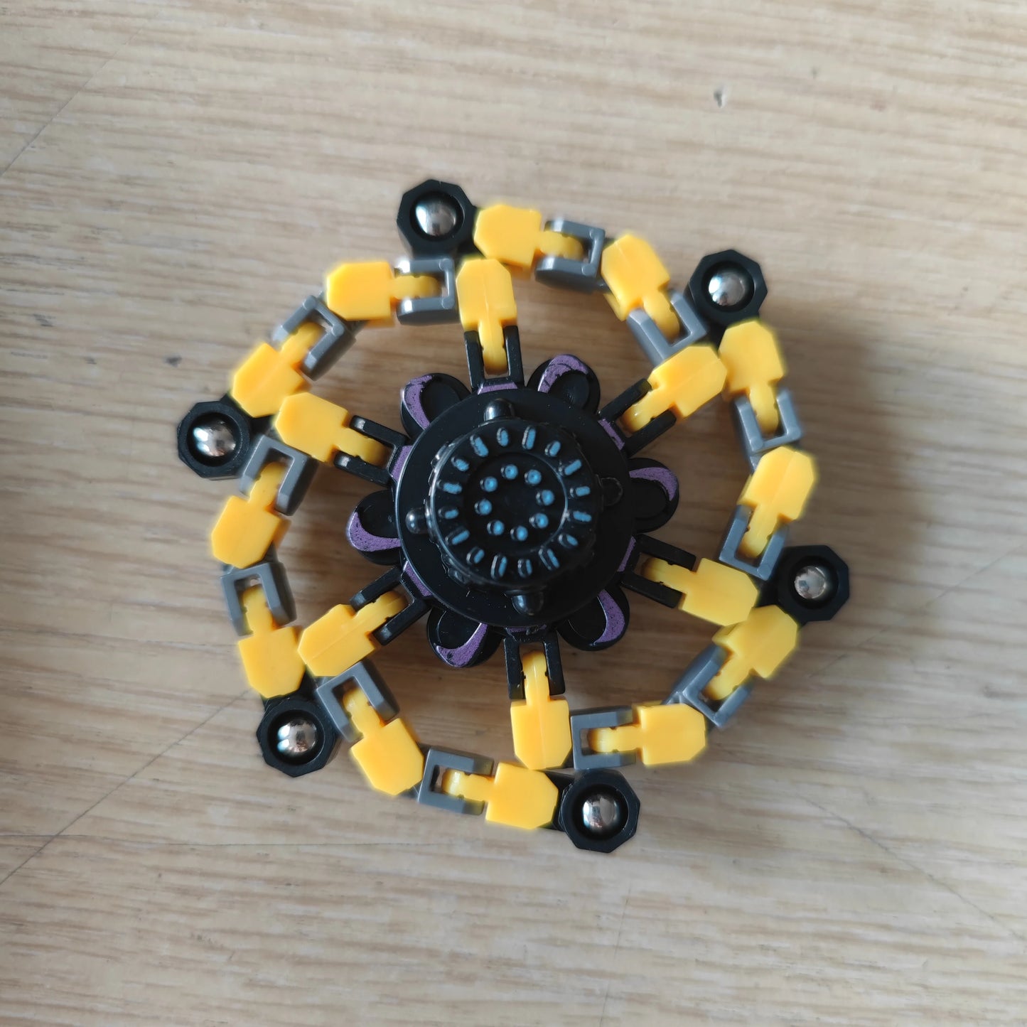 Kids Deformed Fidget Spinner Chain Toys - Fun Stress Relief for All Ages