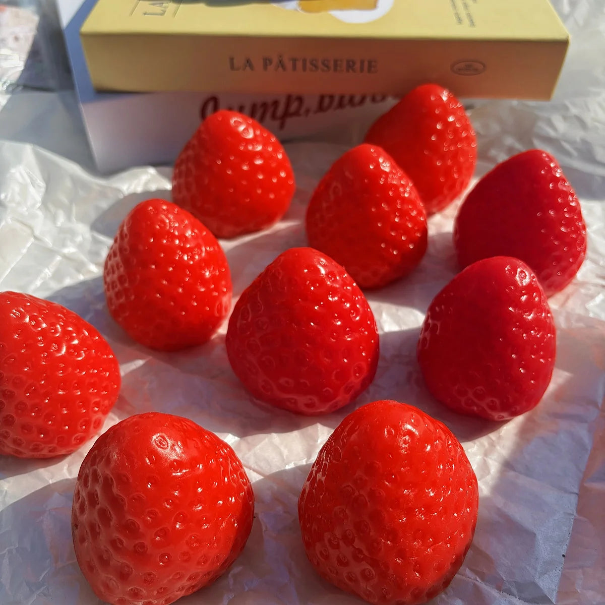 Strawberry Pinch Toy - Relaxed Fingertip Stress Relief Toy for Kids and Adults