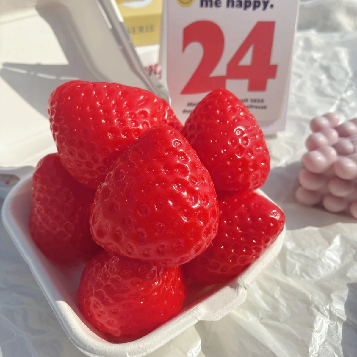Strawberry Pinch Toy - Relaxed Fingertip Stress Relief Toy for Kids and Adults